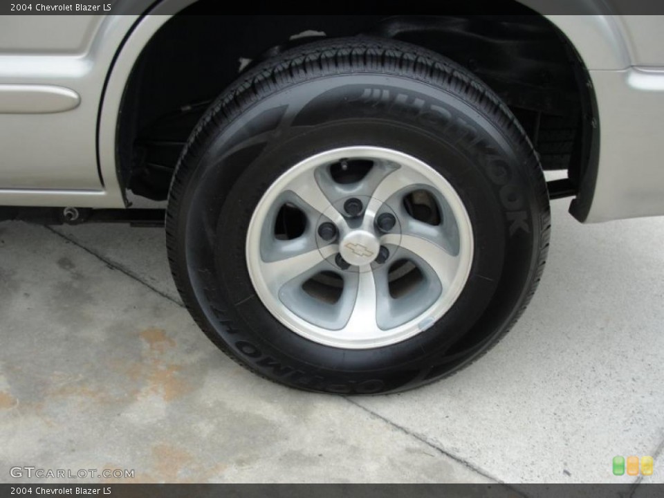 2004 Chevrolet Blazer LS Wheel and Tire Photo #47568035