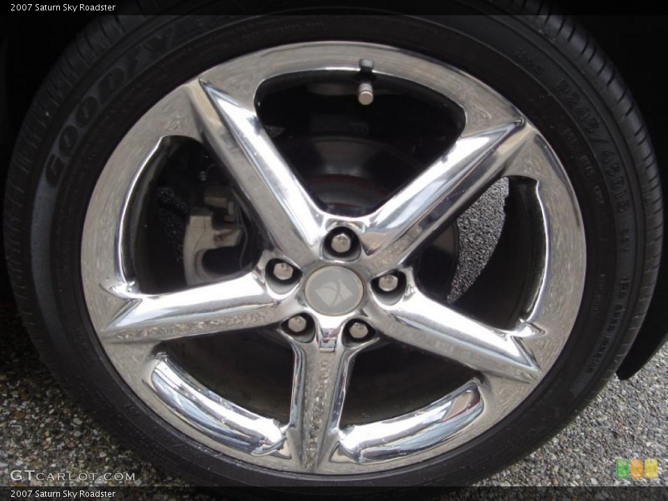 2007 Saturn Sky Roadster Wheel and Tire Photo #47579621