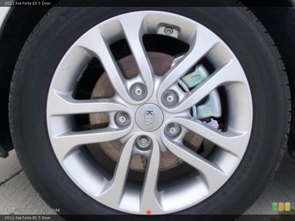 2011 Kia Forte EX 5 Door Wheel and Tire Photo #47587870