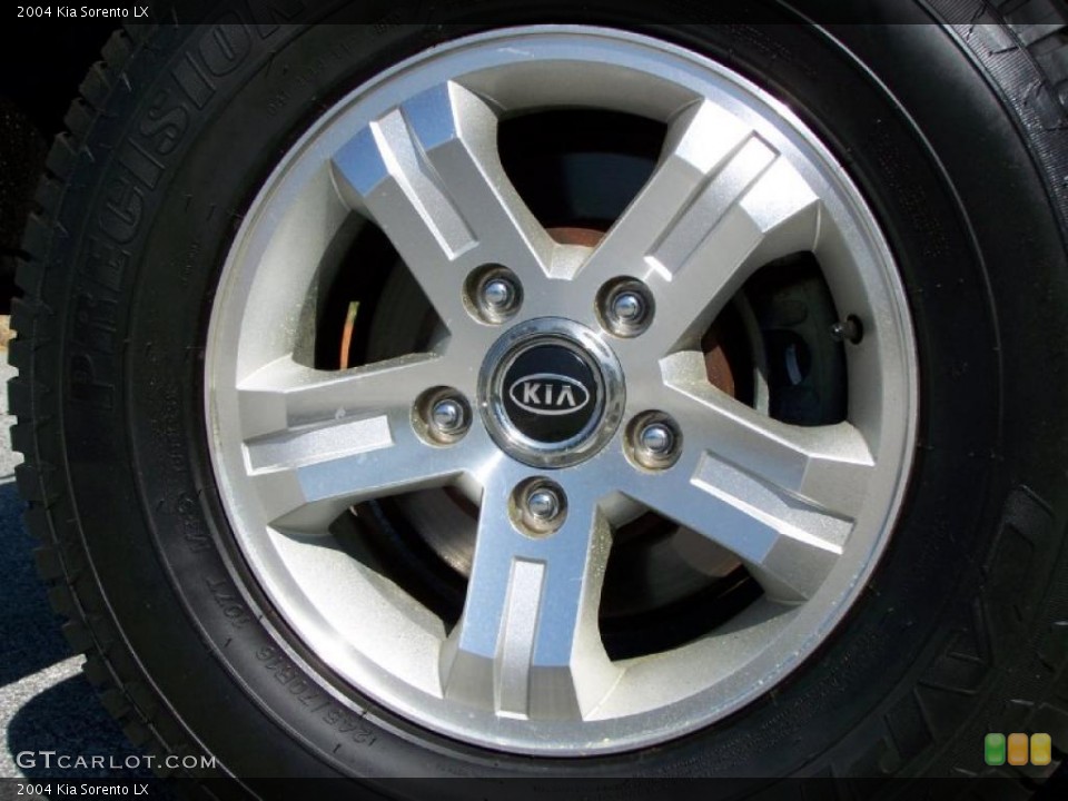 2004 Kia Sorento LX Wheel and Tire Photo #47591251