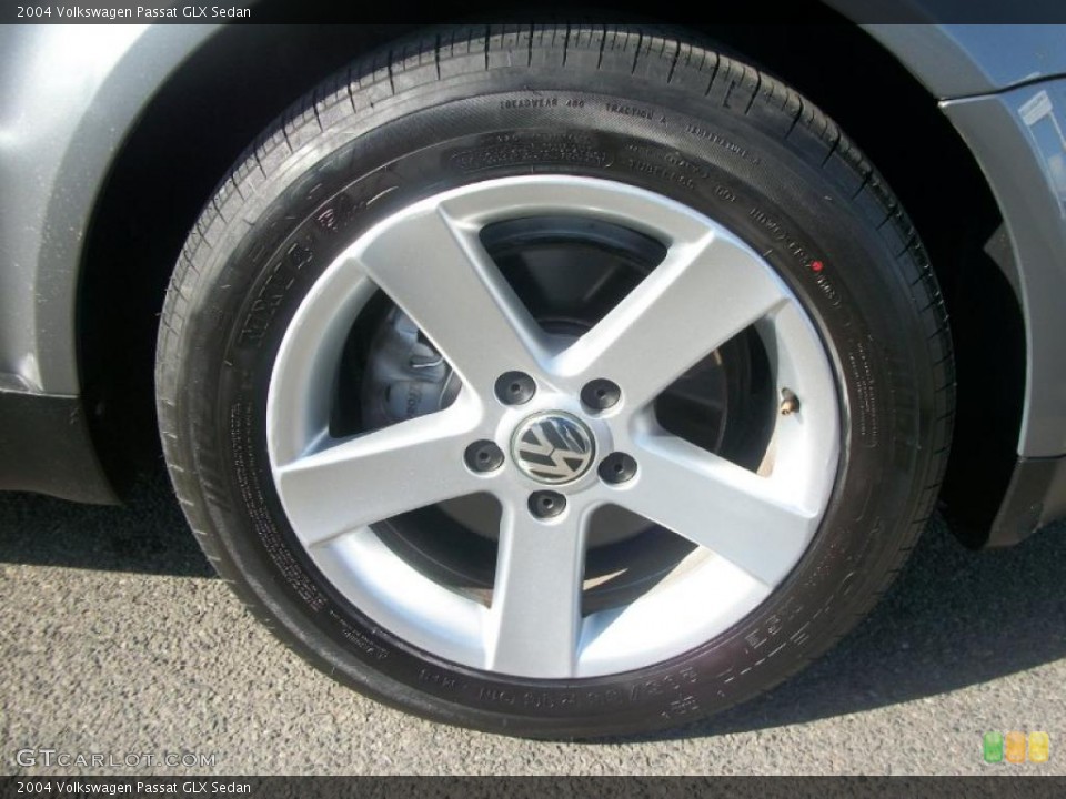 2004 Volkswagen Passat GLX Sedan Wheel and Tire Photo #47619278