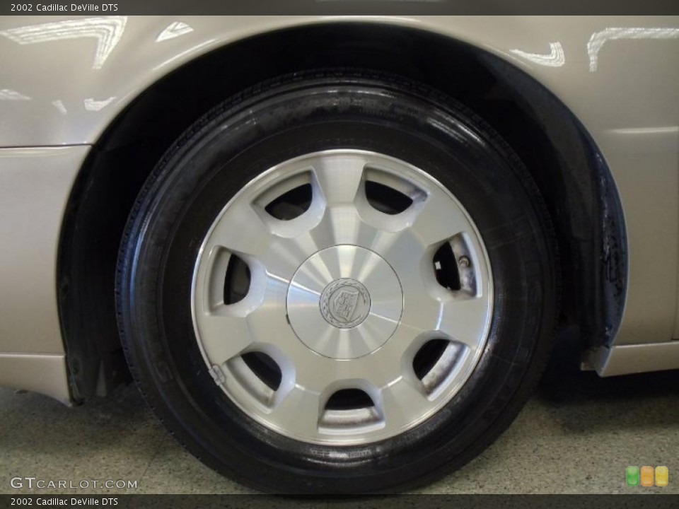 2002 Cadillac DeVille DTS Wheel and Tire Photo #47647675