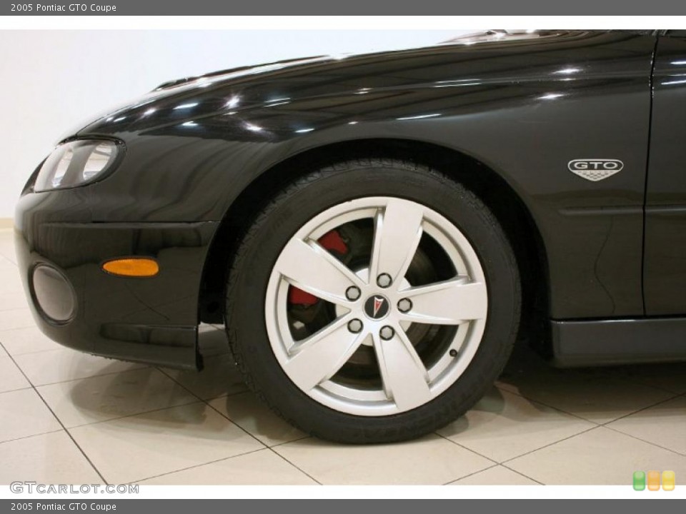 2005 Pontiac GTO Coupe Wheel and Tire Photo #47690361
