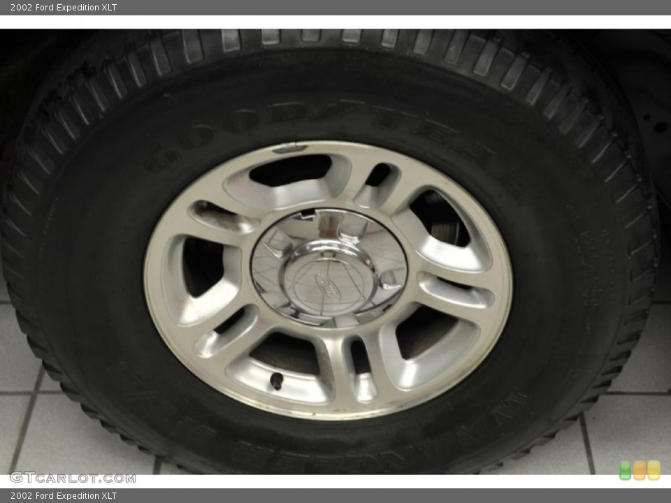 2002 Ford Expedition XLT Wheel and Tire Photo #47719265