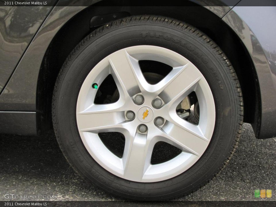 2011 Chevrolet Malibu LS Wheel and Tire Photo #47728620