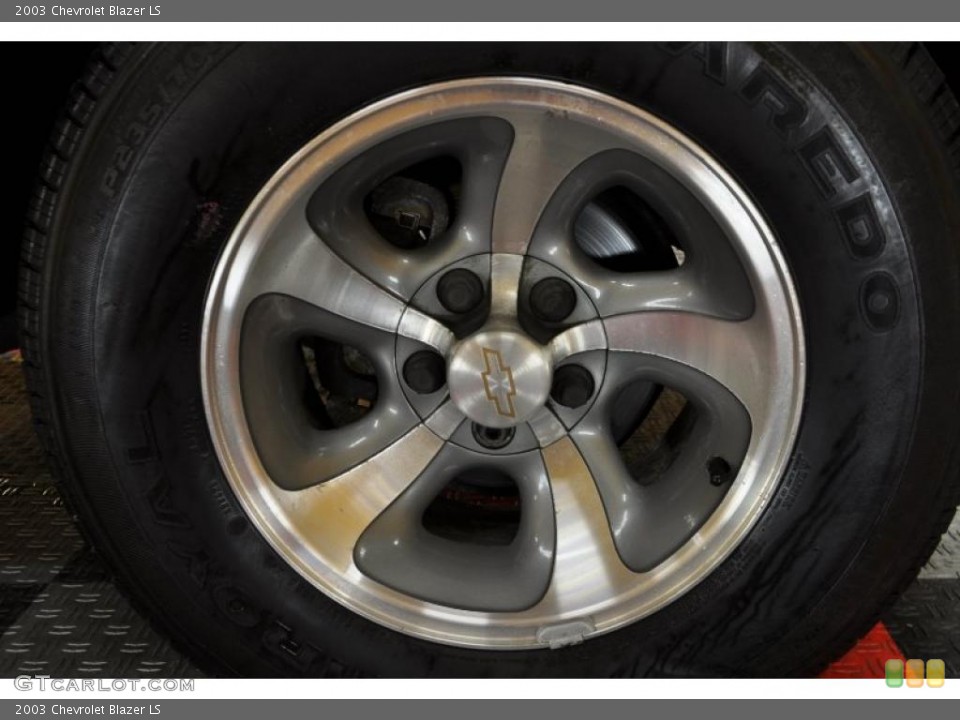 2003 Chevrolet Blazer LS Wheel and Tire Photo #47729580