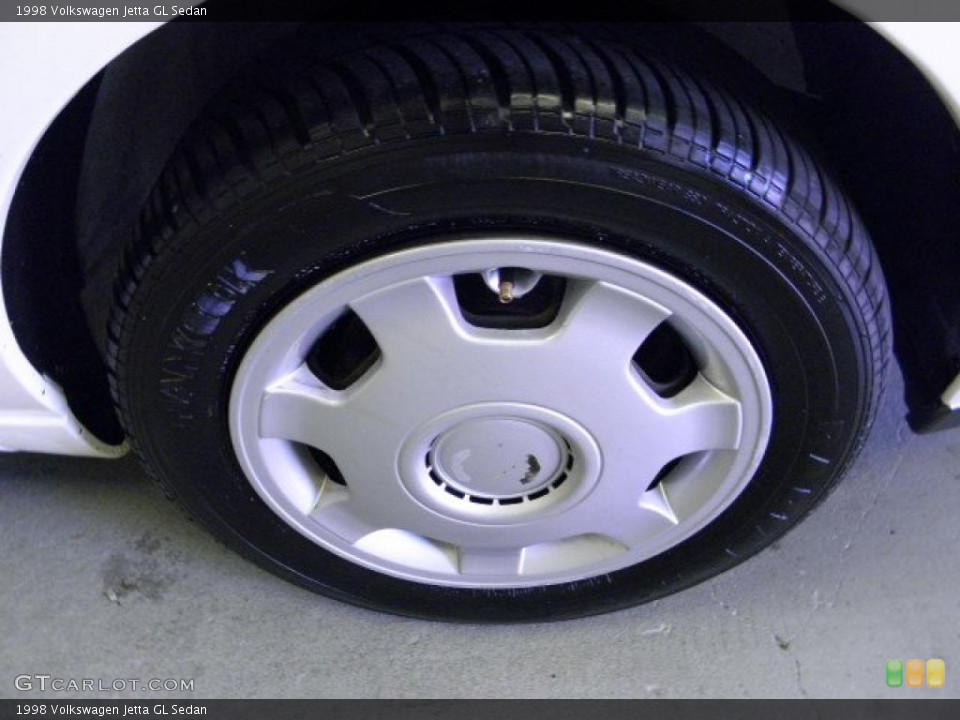 1998 Volkswagen Jetta GL Sedan Wheel and Tire Photo #47741326
