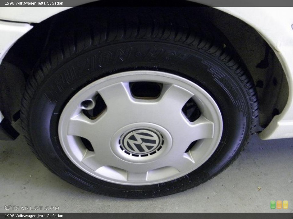1998 Volkswagen Jetta GL Sedan Wheel and Tire Photo #47741431