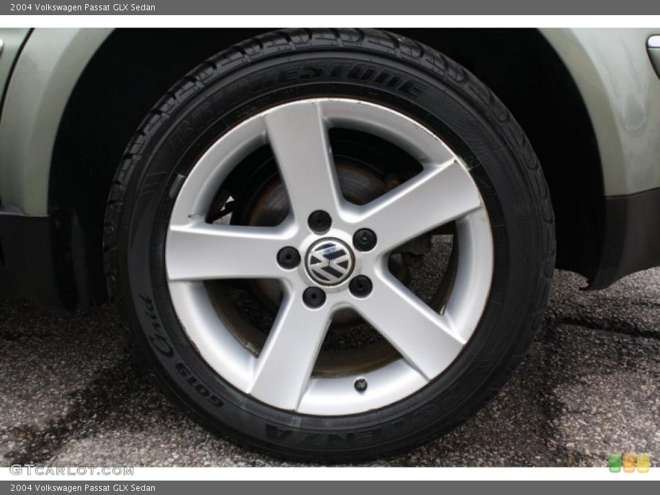 2004 Volkswagen Passat GLX Sedan Wheel and Tire Photo #47742358