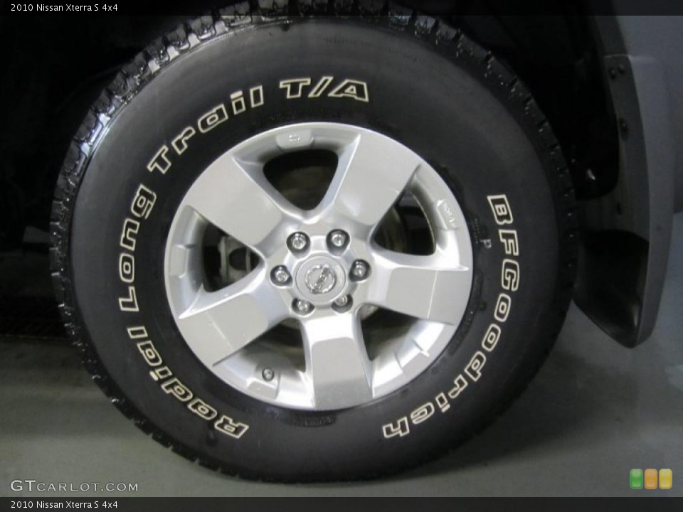 2010 Nissan Xterra S 4x4 Wheel and Tire Photo #47744810
