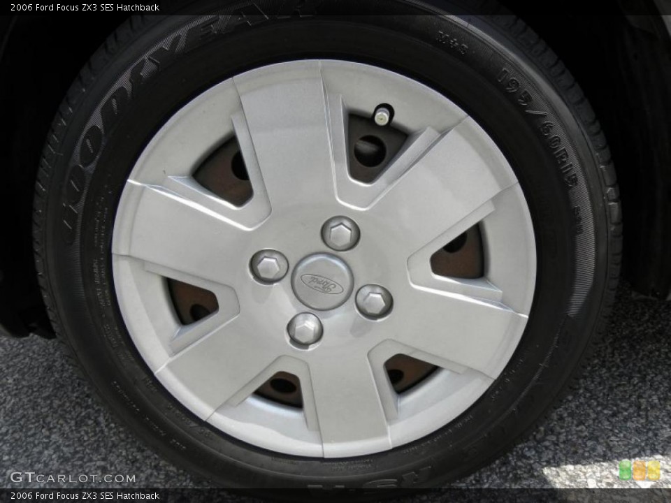 2006 Ford Focus ZX3 SES Hatchback Wheel and Tire Photo #47778717
