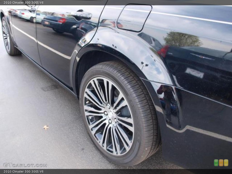 2010 Chrysler 300 300S V6 Wheel and Tire Photo #47797819