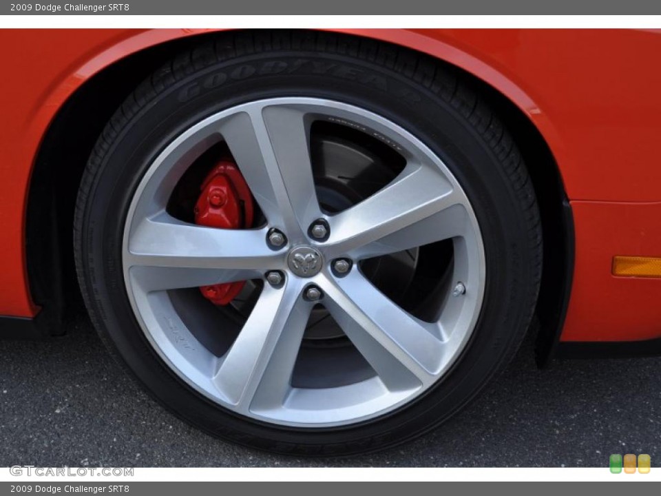 2009 Dodge Challenger SRT8 Wheel and Tire Photo #47939427