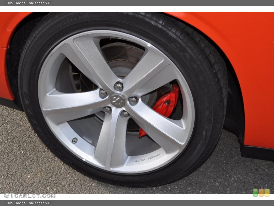 2009 Dodge Challenger SRT8 Wheel and Tire Photo #47939442