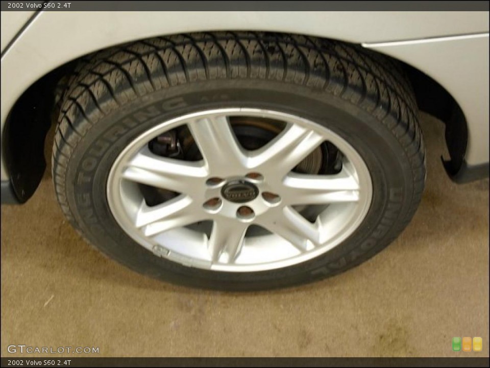 2002 Volvo S60 2.4T Wheel and Tire Photo #47962635