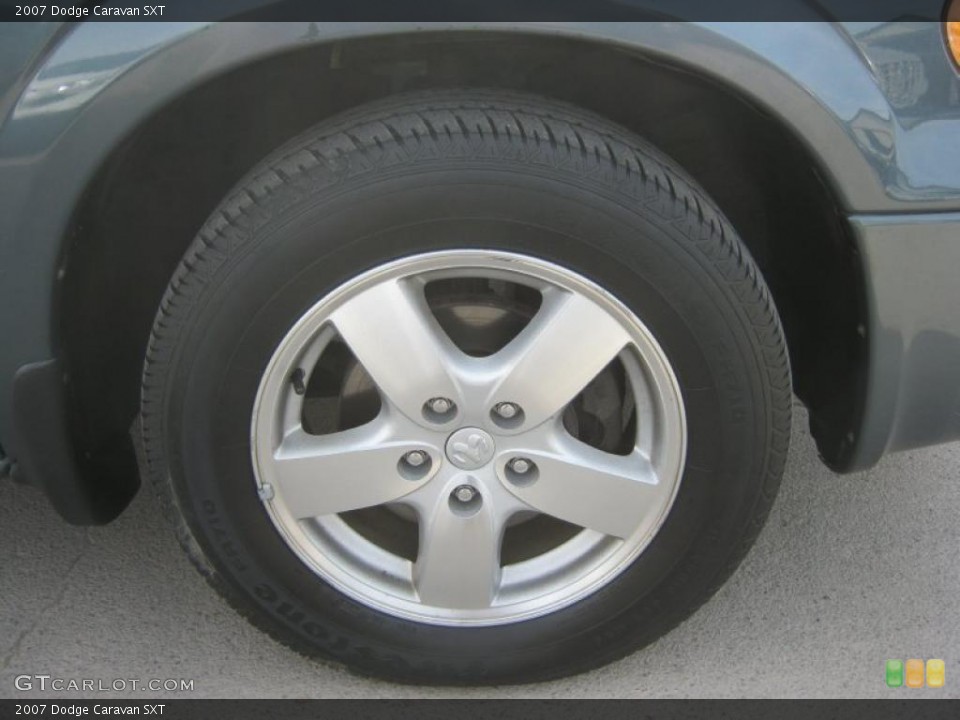 2007 Dodge Caravan SXT Wheel and Tire Photo #47986794