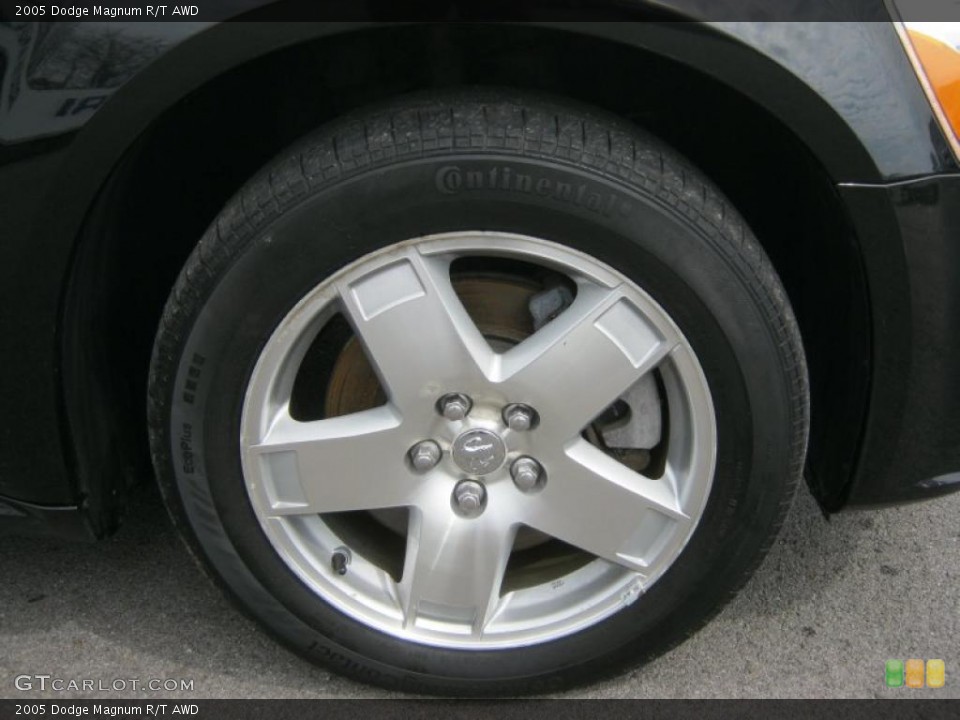 2005 Dodge Magnum R/T AWD Wheel and Tire Photo #48046420