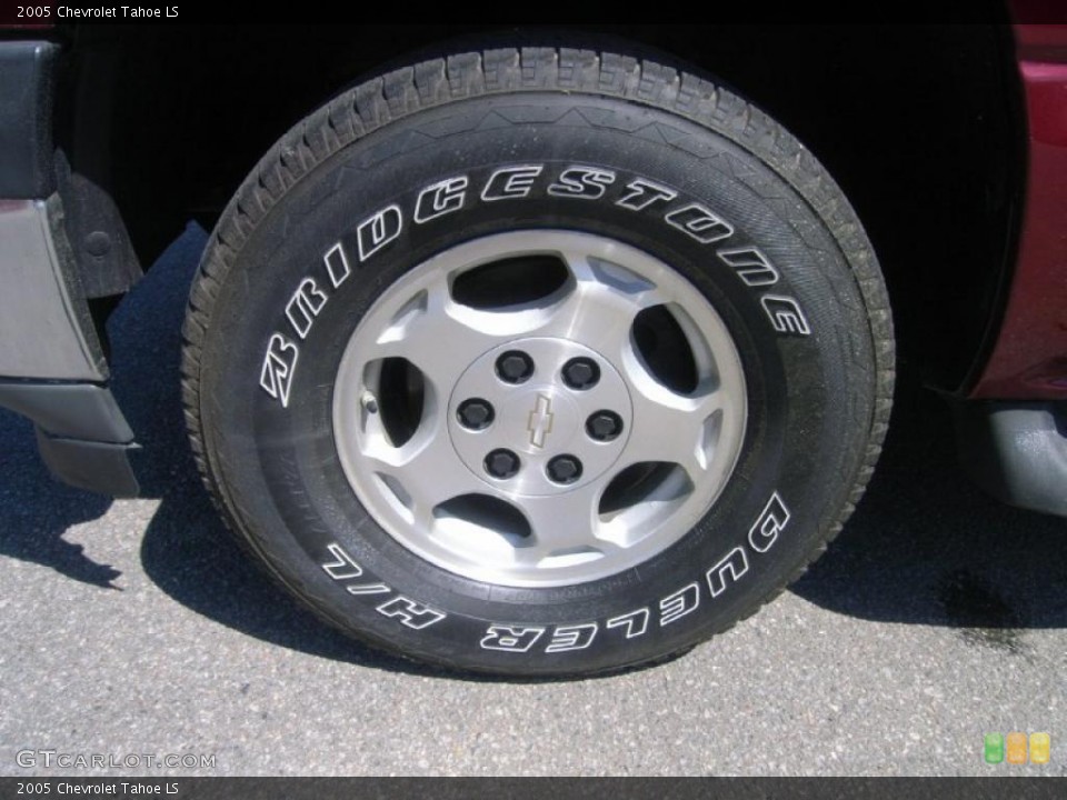 2005 Chevrolet Tahoe LS Wheel and Tire Photo #48048445