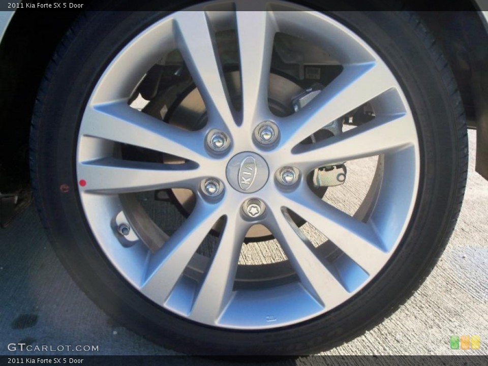 2011 Kia Forte SX 5 Door Wheel and Tire Photo #48077703