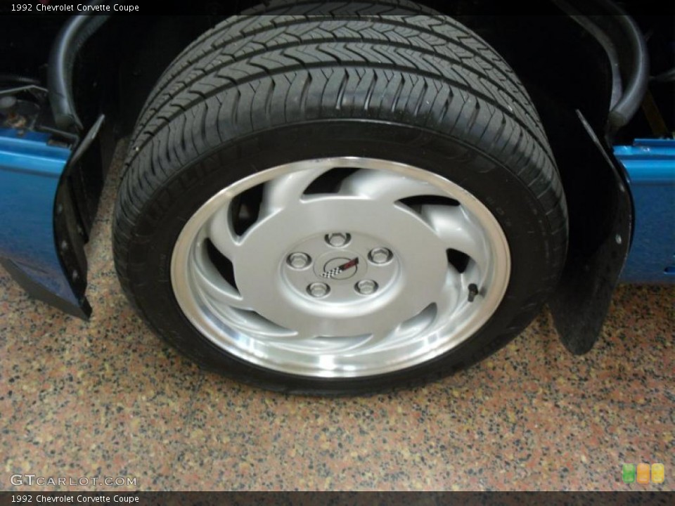 1992 Chevrolet Corvette Coupe Wheel and Tire Photo #48125683