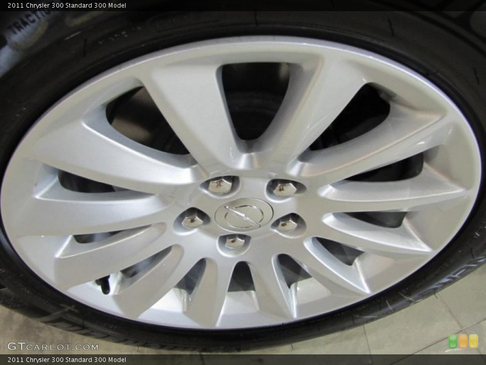 2011 Chrysler 300  Wheel and Tire Photo #48138138