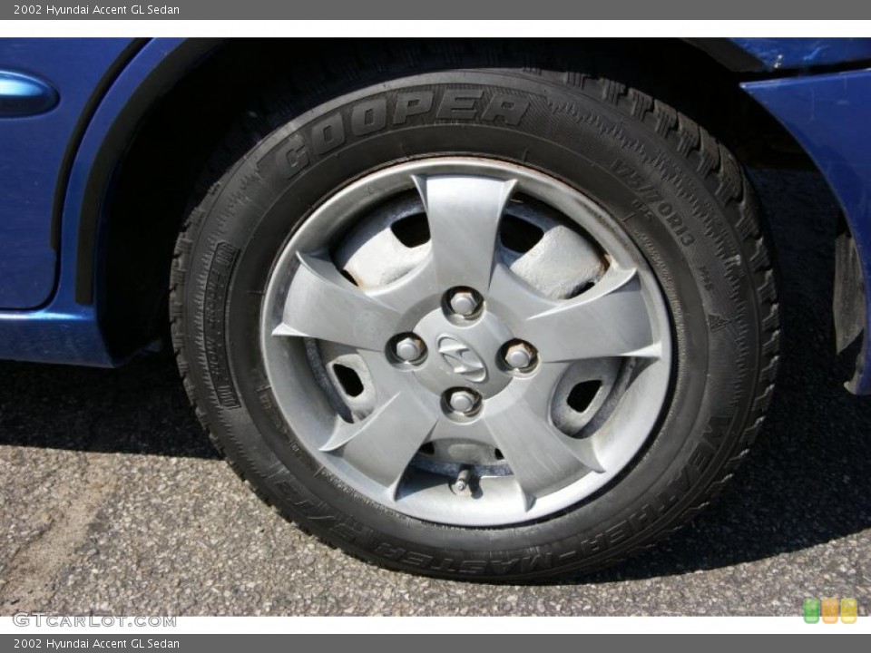 2002 Hyundai Accent GL Sedan Wheel and Tire Photo #48150587