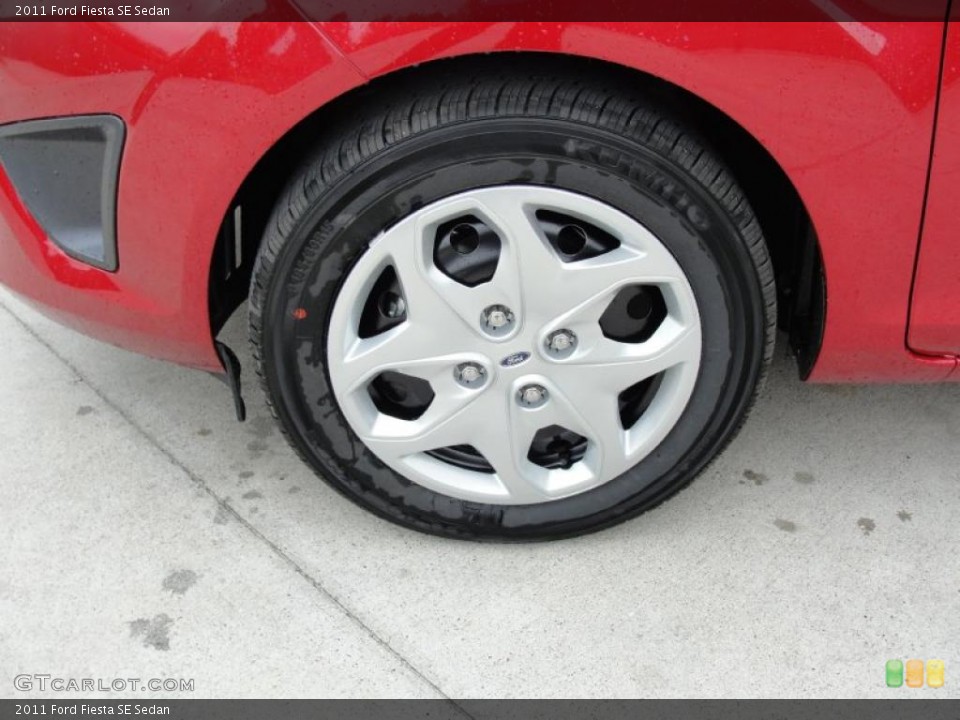 2011 Ford Fiesta SE Sedan Wheel and Tire Photo #48195109