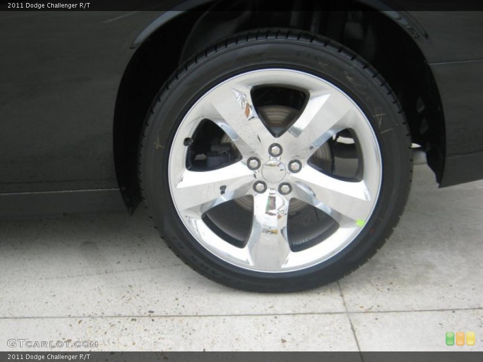 2011 Dodge Challenger R/T Wheel and Tire Photo #48236133