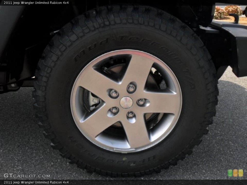 2011 Jeep Wrangler Unlimited Rubicon 4x4 Wheel and Tire Photo #48253011