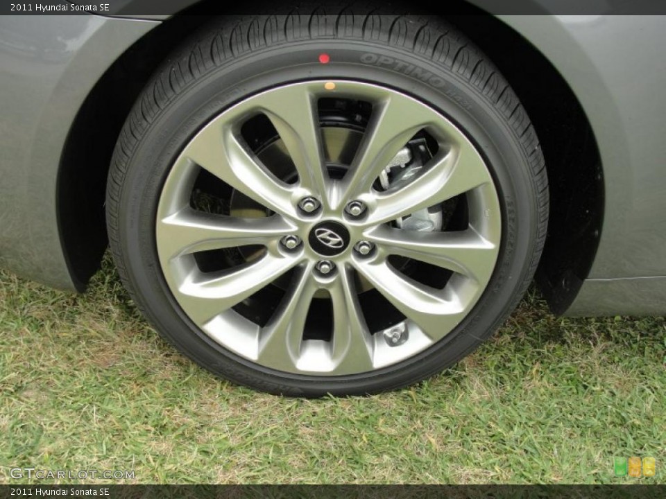 2011 Hyundai Sonata SE Wheel and Tire Photo #48277381
