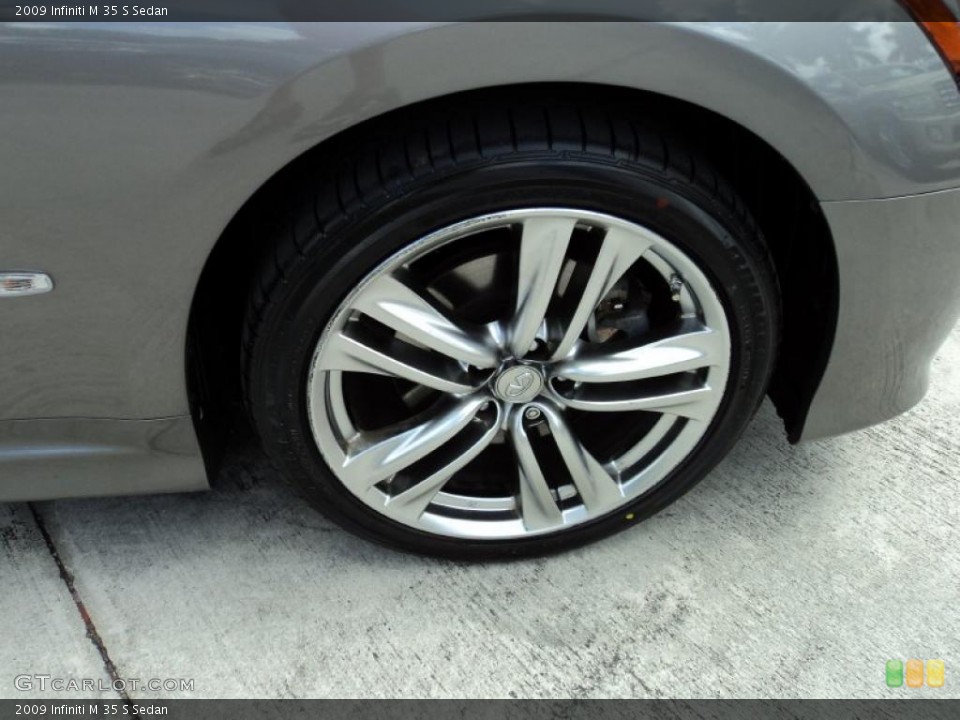 2009 Infiniti M Wheels and Tires
