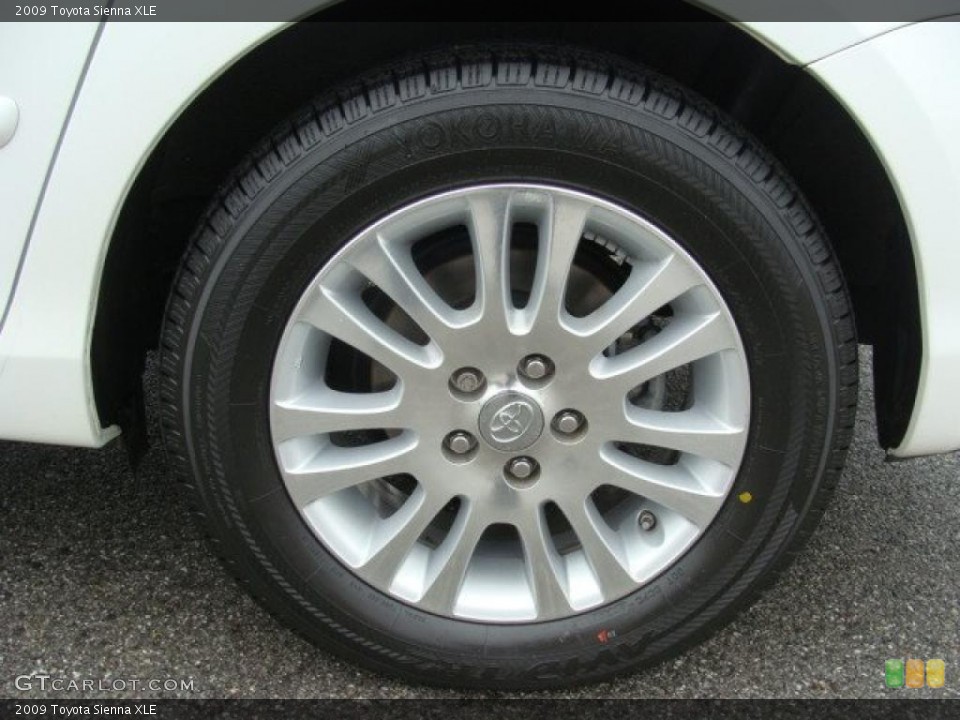 2009 Toyota Sienna XLE Wheel and Tire Photo #48293401