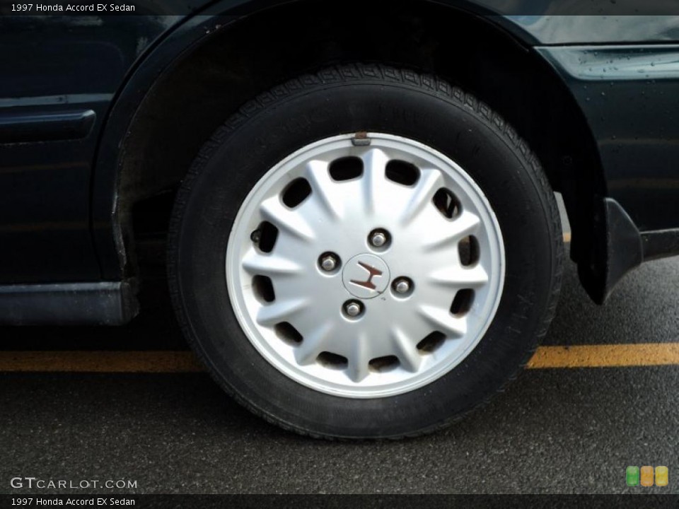 1997 Honda Accord EX Sedan Wheel and Tire Photo #48299431