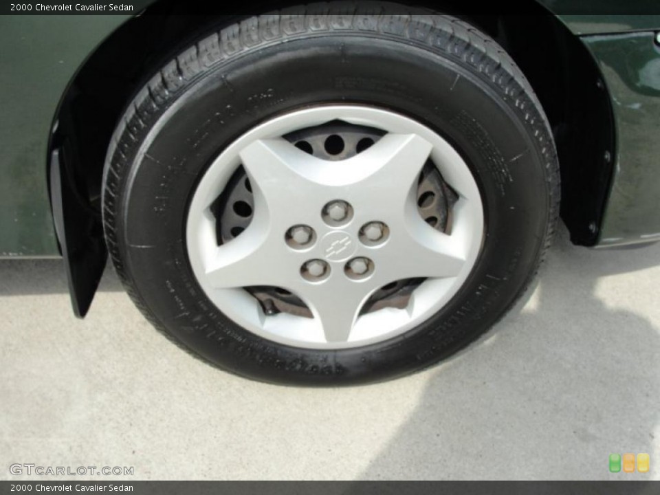 2000 Chevrolet Cavalier Sedan Wheel and Tire Photo #48329263