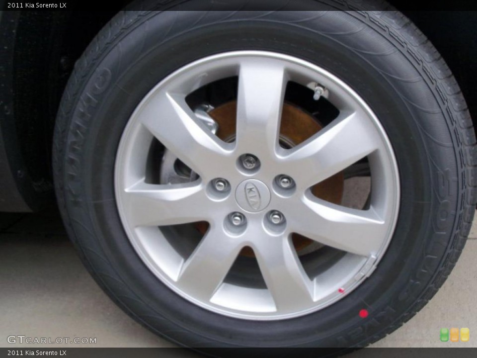 2011 Kia Sorento LX Wheel and Tire Photo #48381845