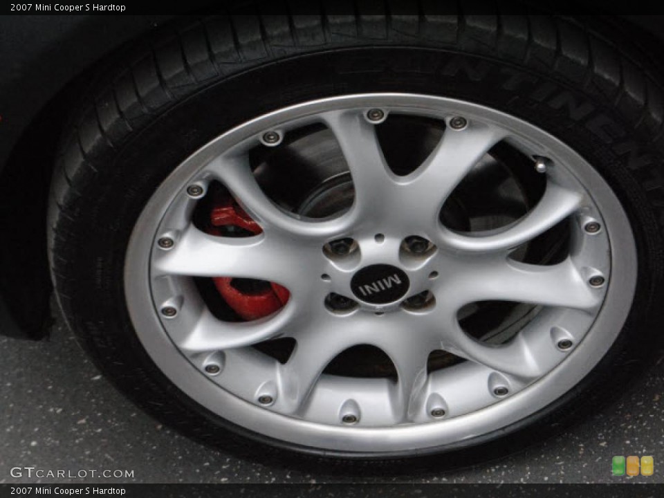 2007 Mini Cooper S Hardtop Wheel and Tire Photo #48449892