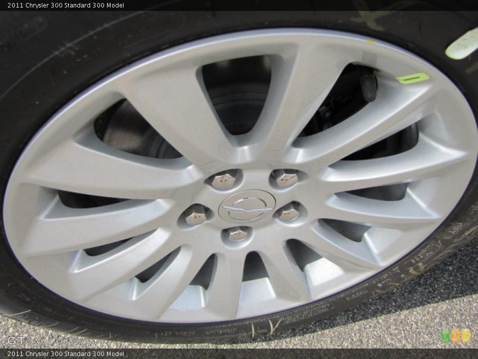 2011 Chrysler 300  Wheel and Tire Photo #48552239