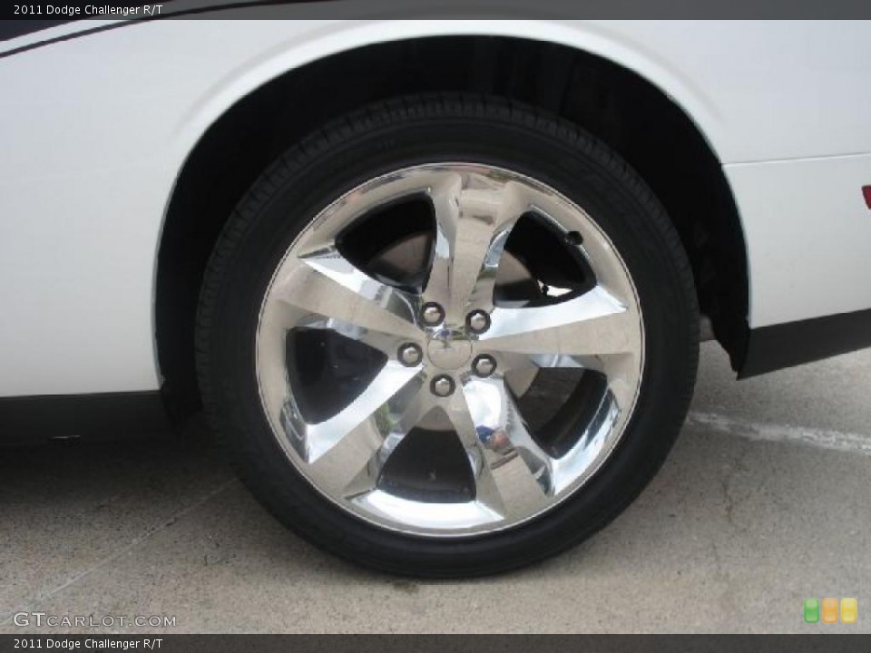 2011 Dodge Challenger R/T Wheel and Tire Photo #48596575