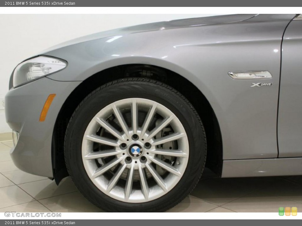 2011 BMW 5 Series 535i xDrive Sedan Wheel and Tire Photo #48612572