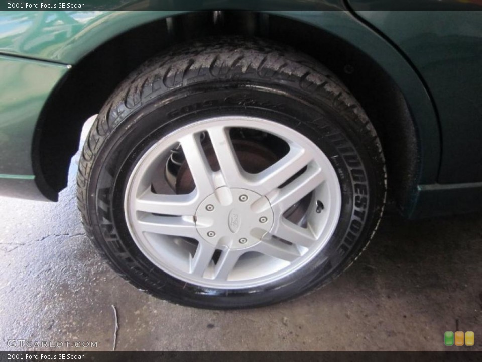 2001 Ford Focus SE Sedan Wheel and Tire Photo #48635557