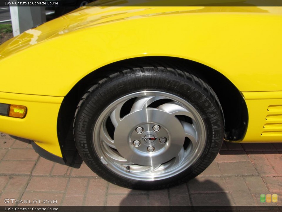 1994 Chevrolet Corvette Coupe Wheel and Tire Photo #48654697