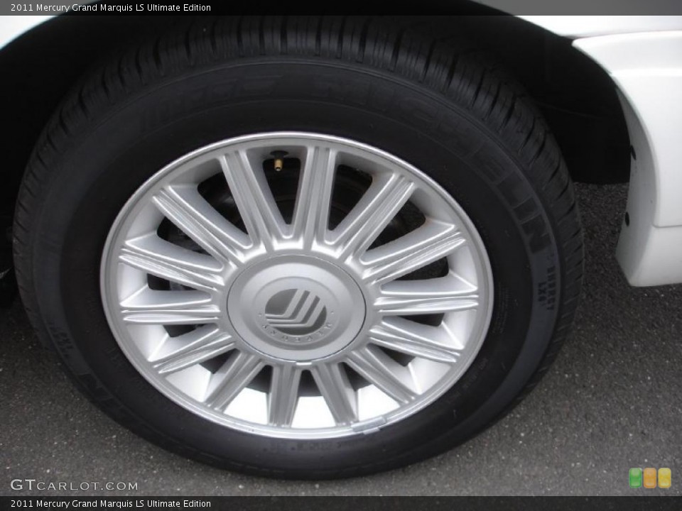 2011 Mercury Grand Marquis LS Ultimate Edition Wheel and Tire Photo #48664596