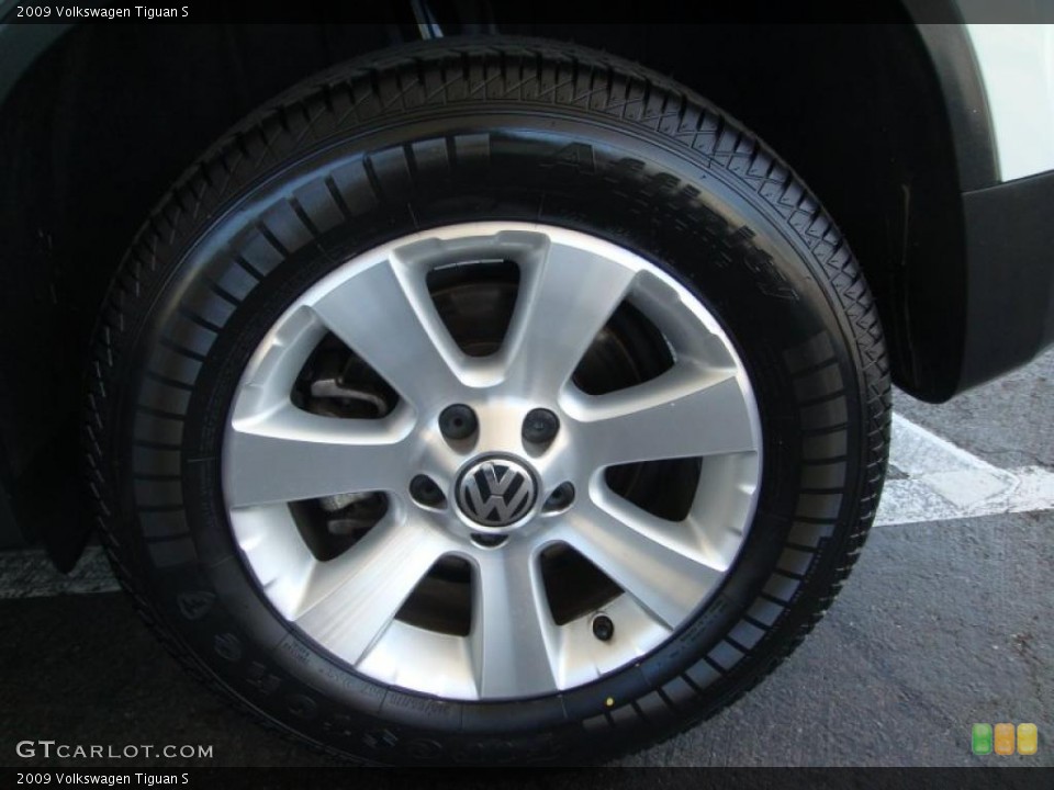 2009 Volkswagen Tiguan S Wheel and Tire Photo #48676008