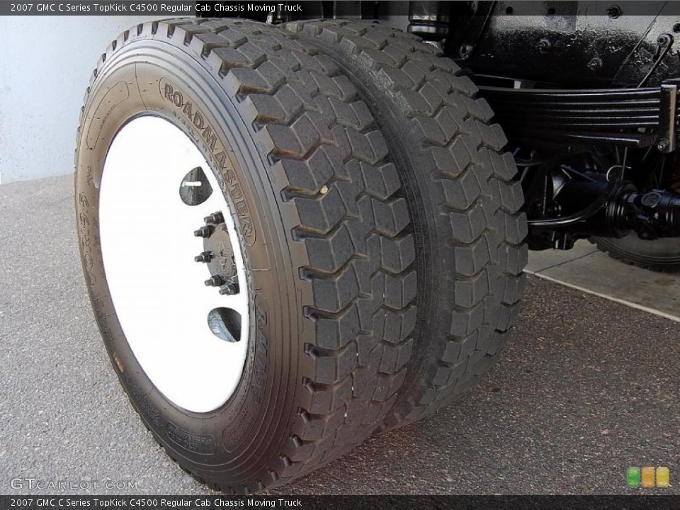 2007 GMC C Series TopKick C4500 Regular Cab Chassis Moving Truck Wheel and Tire Photo #48732204