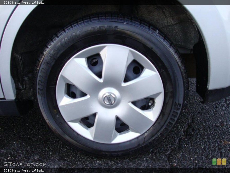 2010 Nissan Versa 1.6 Sedan Wheel and Tire Photo #48732804