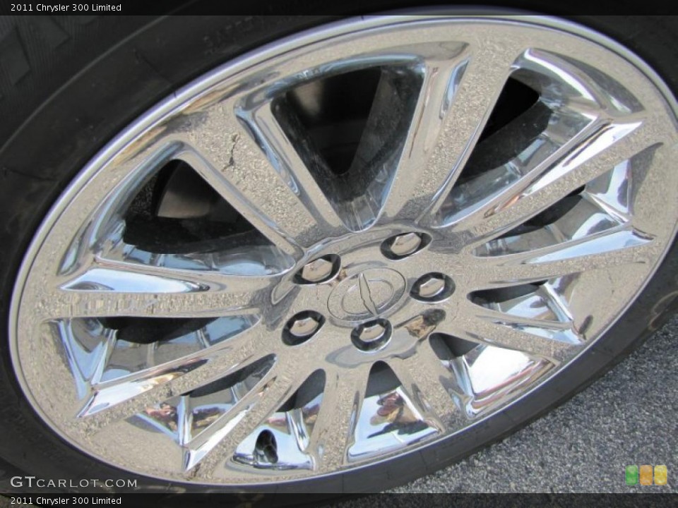 2011 Chrysler 300 Limited Wheel and Tire Photo #48774588