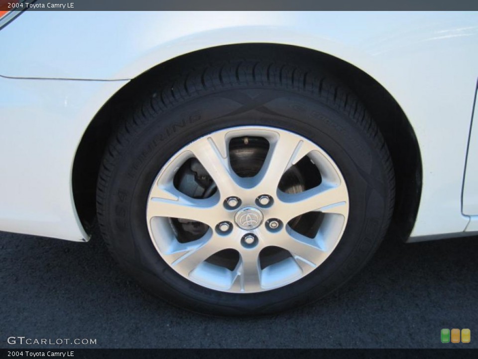 2004 Toyota Camry LE Wheel and Tire Photo #48800794