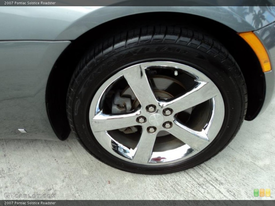2007 Pontiac Solstice Roadster Wheel and Tire Photo #48823359