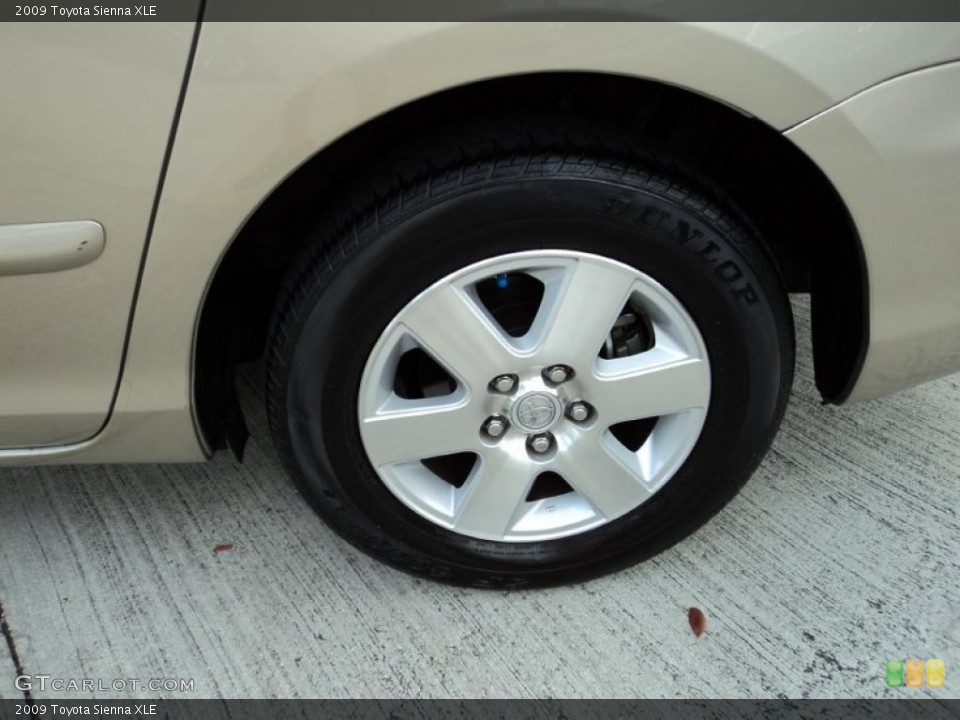2009 Toyota Sienna XLE Wheel and Tire Photo #48826182