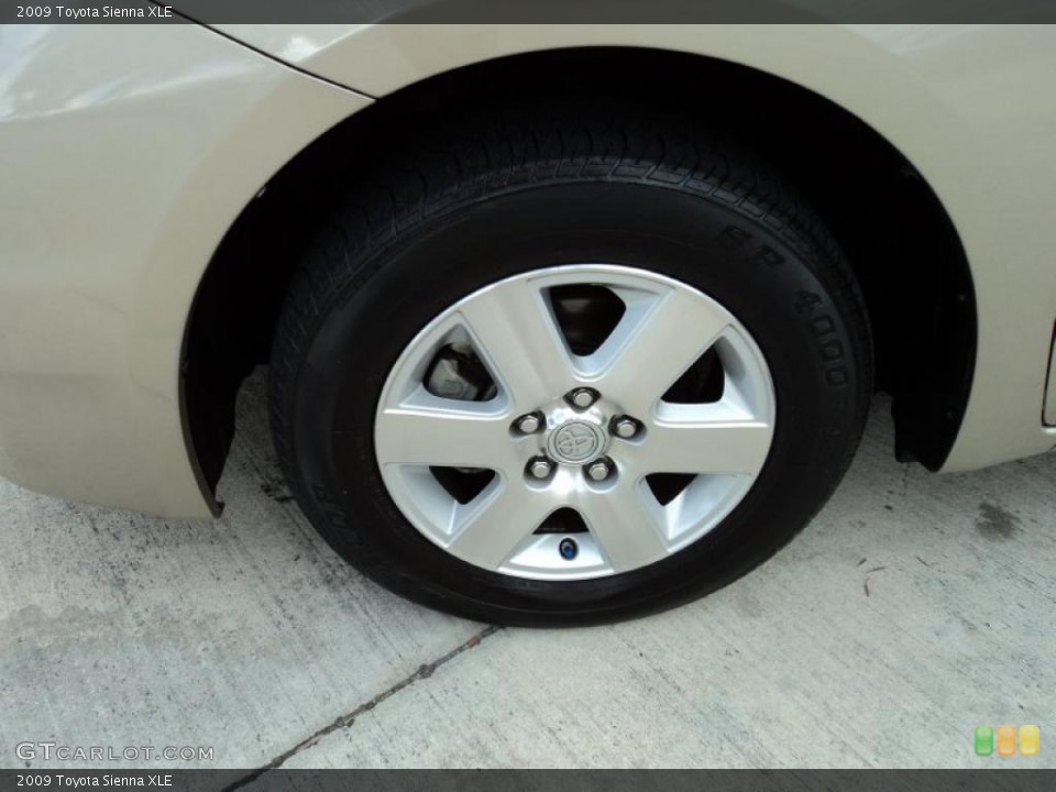 2009 Toyota Sienna XLE Wheel and Tire Photo #48826197